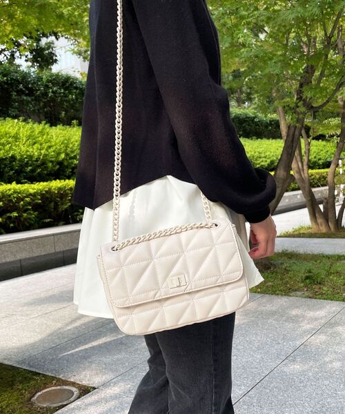 OPAQUE.CLIP（オペークドットクリップ）の「◆キルティングチェーンミニショルダー【2WAY】（ショルダーバッグ・レディース・ライトパープル/オフホワイト/ブラック・00）」の12枚目の写真