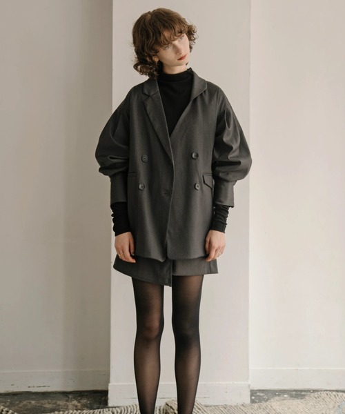 WILLFULLY（ウィルフリー）の「asymmetry design tuck volume sleeve JK（テーラードジャケット・レディース・ブラック/チャコール・FREE）」の6枚目の写真