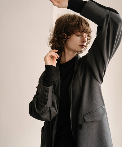 WILLFULLY（ウィルフリー）の「asymmetry design tuck volume sleeve JK（テーラードジャケット・レディース・ブラック/チャコール・FREE）」の20枚目の写真