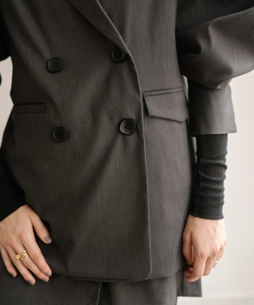 WILLFULLY（ウィルフリー）の「asymmetry design tuck volume sleeve JK（テーラードジャケット・レディース・ブラック/チャコール・FREE）」の9枚目の写真