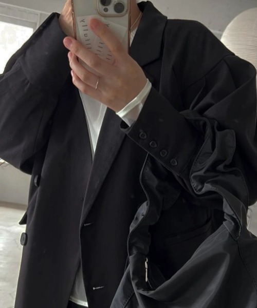 WILLFULLY（ウィルフリー）の「asymmetry design tuck volume sleeve JK（テーラードジャケット・レディース・ブラック/チャコール・FREE）」の4枚目の写真