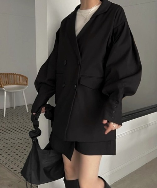 WILLFULLY（ウィルフリー）の「asymmetry design tuck volume sleeve JK（テーラードジャケット・レディース・ブラック/チャコール・FREE）」の3枚目の写真