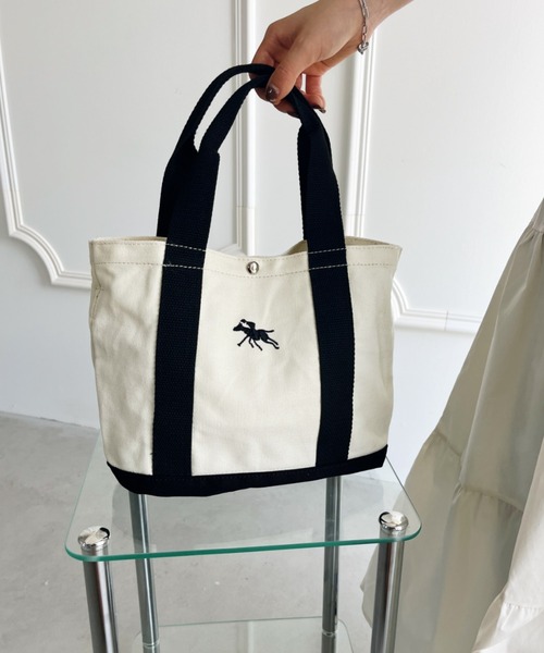 POLOCHAMPS(ポロチャンプス)の「POLOCHAMPS/ポロチャンプス 別注 ポーチ付き 刺繍キャンバストートバッグ(トートバッグ・レディース・ネイビー/ベージュ/ピンク/グリーン/ブラック・FREE)」の2枚目の写真