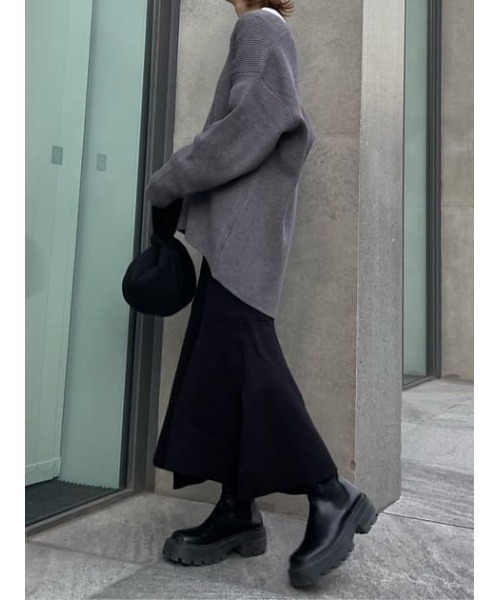 SLY（スライ）の「LOOSE V/N KNIT TOPS ルーズ Vネック ニット トップス（ニット/セーター・レディース・ブラック/杢グレー/ピンク・FREE）」の4枚目の写真