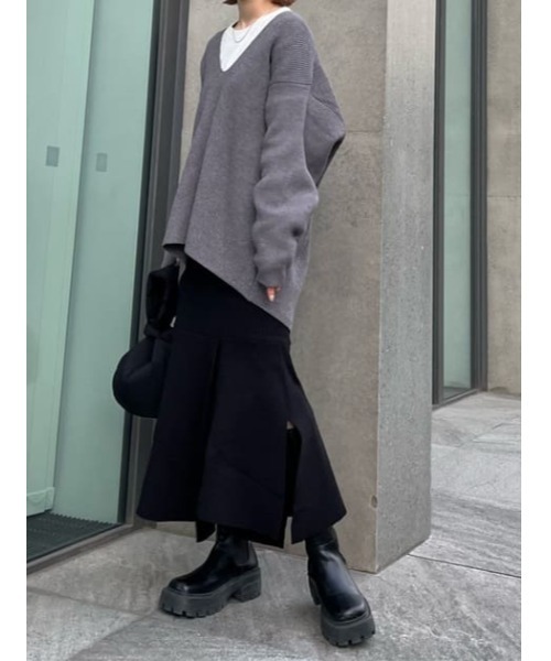 SLY（スライ）の「LOOSE V/N KNIT TOPS ルーズ Vネック ニット トップス（ニット/セーター・レディース・ブラック/杢グレー/ピンク・FREE）」の5枚目の写真