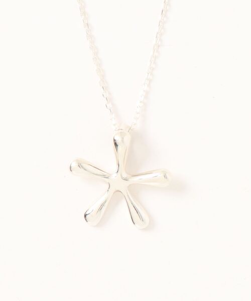 mou(モウ)の「S925 Flower motif thin chain necklace(ネックレス・レディース・シルバー/ゴールド・FREE)」の2枚目の写真
