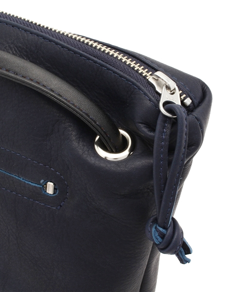 And A（アンドエー）の「ショルダークラッチバッグ (TAZUNE)（クラッチバッグ・レディース・ブラック/ネイビー・FREE）」の9枚目の写真