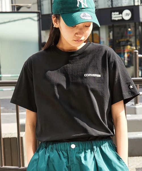 CONVERSE(コンバース)の「CONVERSE/コンバース ロゴワンポイント クルーネック半袖Tシャツ(Tシャツ/カットソー・レディース・グリーン/ブルー/オフホワイト/ブラック/ホワイト系・M/L)」の21枚目の写真