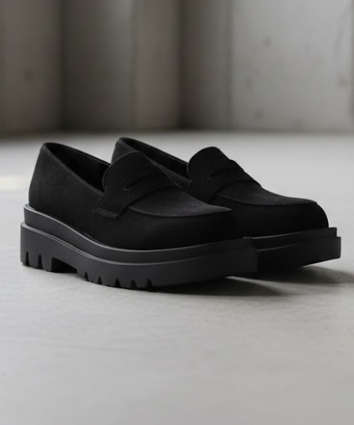 LibertyDoll(リバティードール)の「軽量厚底 ユニセックス トラックソールローファー(ローファー・レディース・ダークブラウン系/ブラック系1/ブラック/ブラック系その他/ブラック系/ホワイト/ホワイト系/ダークブラウン/アイボリー/ダークブラウン系1/ブラック系3/ブラック系2/ブラック系5/アイボリー系1/ダークブラウン系2/ブラック系4/シルバー系1/シルバー系2/ブラック系6/ブラック系7/その他2/その他1・XL/LL/44/L/40/S/M/41/42/43)」の12枚目の写真