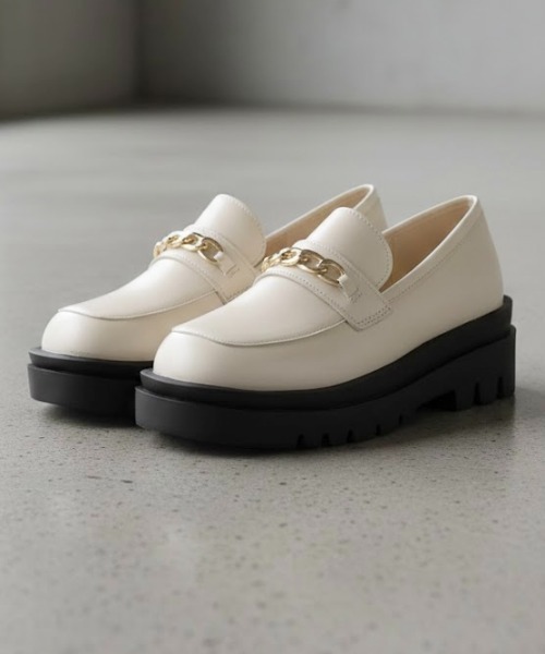 LibertyDoll(リバティードール)の「軽量厚底 ユニセックス トラックソールローファー(ローファー・レディース・ダークブラウン系/ブラック系1/ブラック/ブラック系その他/ブラック系/ホワイト/ホワイト系/ダークブラウン/アイボリー/ダークブラウン系1/ブラック系3/ブラック系2/ブラック系5/アイボリー系1/ダークブラウン系2/ブラック系4/シルバー系1/シルバー系2/ブラック系6/ブラック系7/その他2/その他1・XL/LL/44/L/40/S/M/41/42/43)」の18枚目の写真