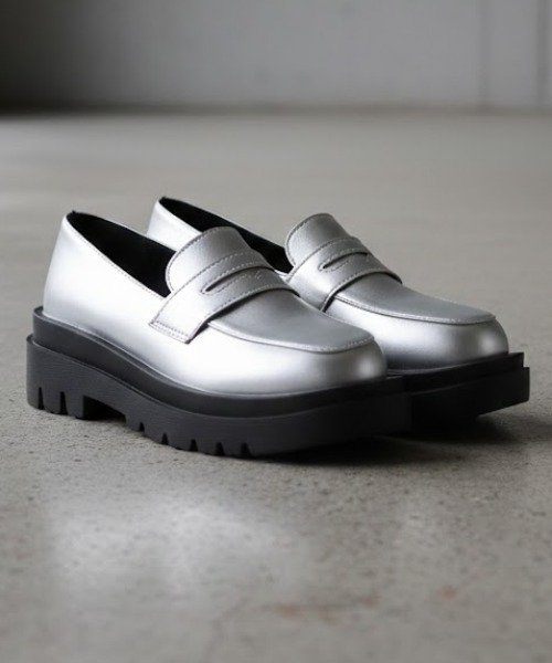 LibertyDoll(リバティードール)の「軽量厚底 ユニセックス トラックソールローファー(ローファー・レディース・ダークブラウン系/ブラック系1/ブラック/ブラック系その他/ブラック系/ホワイト/ホワイト系/ダークブラウン/アイボリー/ダークブラウン系1/ブラック系3/ブラック系2/ブラック系5/アイボリー系1/ダークブラウン系2/ブラック系4/シルバー系1/シルバー系2/ブラック系6/ブラック系7/その他2/その他1・XL/LL/44/L/40/S/M/41/42/43)」の19枚目の写真