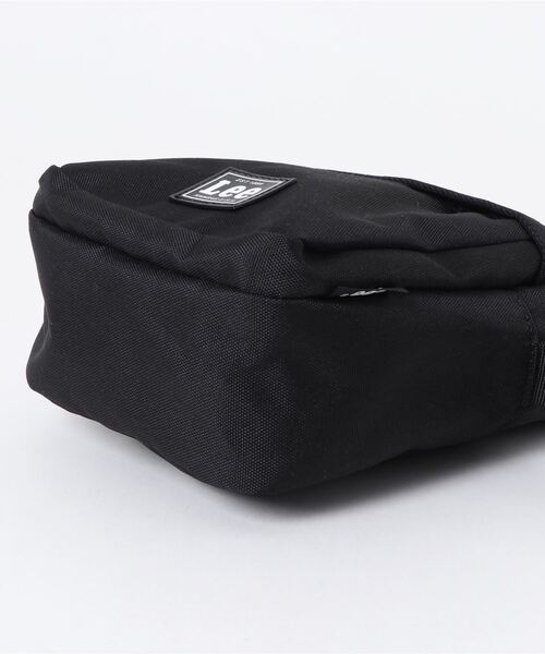 Lee(リー)の「Lee/リー 縦型ミニショルダー(ショルダーバッグ・レディース・ブラック・ONE SIZE)」の2枚目の写真