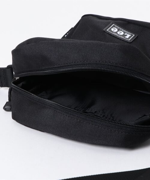 Lee(リー)の「Lee/リー 縦型ミニショルダー(ショルダーバッグ・レディース・ブラック・ONE SIZE)」の4枚目の写真