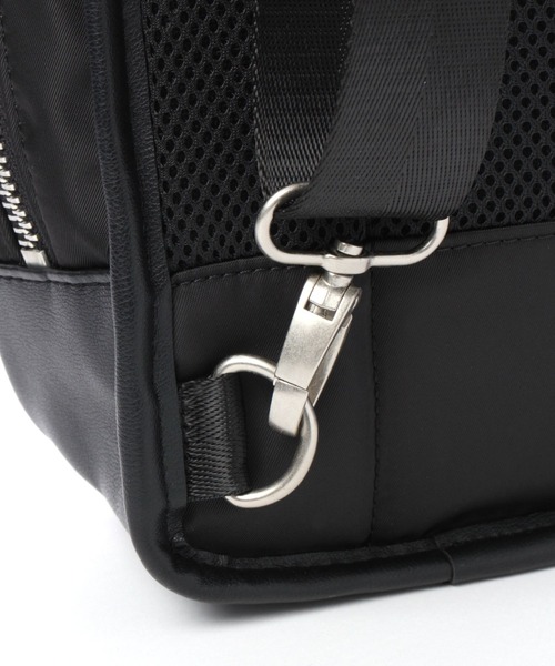 GLOBAL WORK(グローバルワーク)の「URBAN CARRY ボディバック/182167(ボディバッグ/ウエストポーチ・メンズ・チャコールグレー/その他/ブラック・FREE)」の11枚目の写真