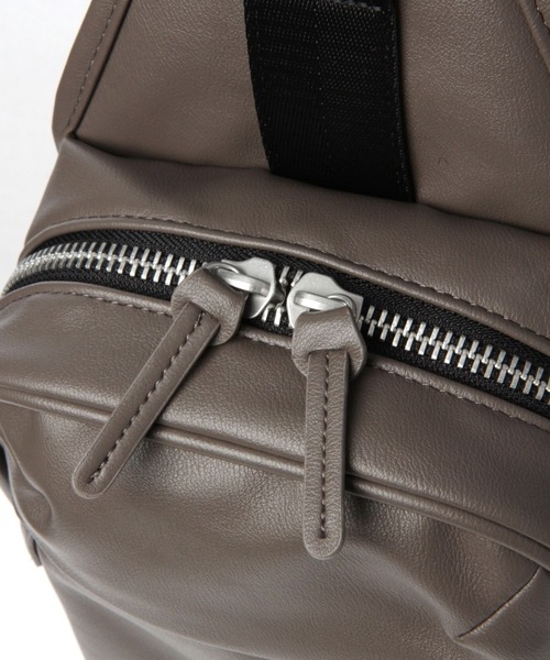 GLOBAL WORK(グローバルワーク)の「URBAN CARRY ボディバック/182167(ボディバッグ/ウエストポーチ・メンズ・チャコールグレー/その他/ブラック・FREE)」の15枚目の写真