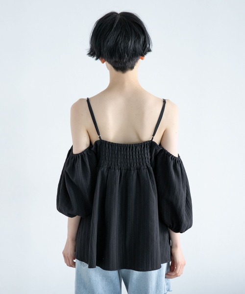 PAGEBOY（ページボーイ）の「オープンショルダーブラウス（シャツ/ブラウス・レディース・オフホワイト/ブラック・FREE）」の8枚目の写真