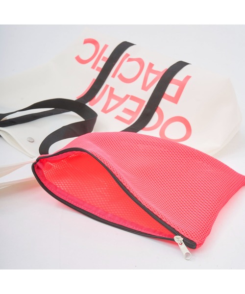 Ocean Pacific（オーシャンパシフィック）の「Ocean Pacific/オーシャンパシフィック ブランド ロゴ メッシュ素材 ポーチ付 シリコン風 トートバッグ バッグ（トートバッグ・メンズ・ブラック/ピンク・FREE）」の12枚目の写真