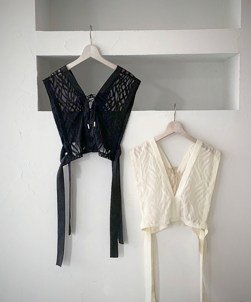 cheriella(シェリエラ)の「【cheriella】WEB限定リーフシアースピンドルブラウス(シャツ/ブラウス・レディース・ブラック/アイボリー・M)」の16枚目の写真