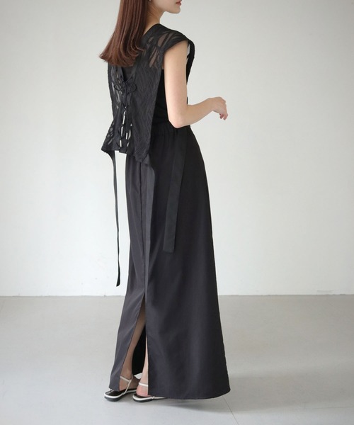 cheriella(シェリエラ)の「【cheriella】WEB限定リーフシアースピンドルブラウス(シャツ/ブラウス・レディース・ブラック/アイボリー・M)」の9枚目の写真