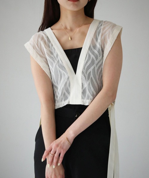 cheriella(シェリエラ)の「【cheriella】WEB限定リーフシアースピンドルブラウス(シャツ/ブラウス・レディース・ブラック/アイボリー・M)」の21枚目の写真