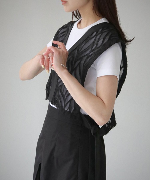 cheriella(シェリエラ)の「【cheriella】WEB限定リーフシアースピンドルブラウス(シャツ/ブラウス・レディース・ブラック/アイボリー・M)」の12枚目の写真