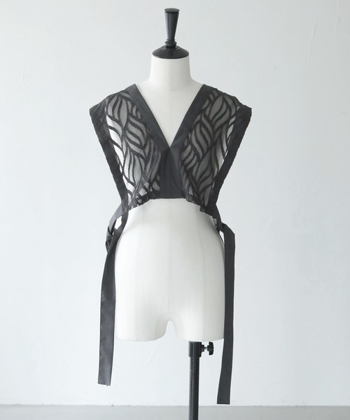 cheriella(シェリエラ)の「【cheriella】WEB限定リーフシアースピンドルブラウス(シャツ/ブラウス・レディース・ブラック/アイボリー・M)」の18枚目の写真