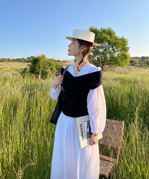 leune（ルネ）の「Vネックニットベスト（ベスト・レディース・アイボリー/ブラック・FREE）」の2枚目の写真