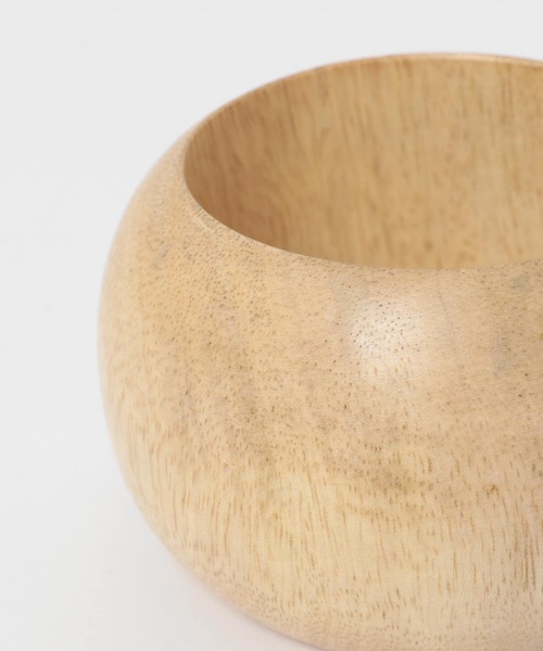 KBF（ケイビーエフ）の「ラウンドウッドバングル（ブレスレット・レディース・ブラウン/ナチュラル・ONE）」の11枚目の写真