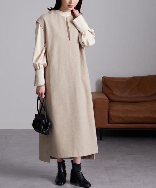 RANAN（ラナン）の「ウールライク深Ｖネックジャンパースカート（ジャンパースカート・レディース・ベージュ系1/ブラック・L/LL/M）」の2枚目の写真