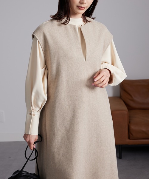 RANAN（ラナン）の「ウールライク深Ｖネックジャンパースカート（ジャンパースカート・レディース・ベージュ系1/ブラック・L/LL/M）」の4枚目の写真