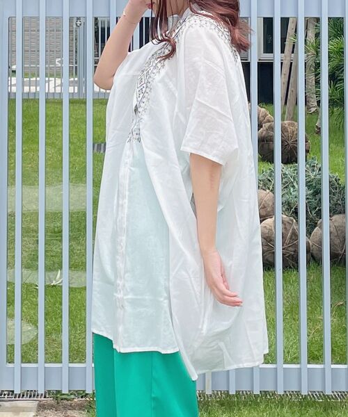 kivi（キヴィ）の「カフタン刺繍ワンピース（ワンピース・レディース・ブラック/オフホワイト/イエロー・FREE）」の22枚目の写真