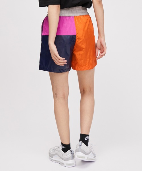 NERGY(ナージー)の「【UV&撥水】MONDRIAN カラーブロックショートパンツ(その他パンツ・レディース・オレンジ/ブラック/ネイビー・M/S)」の8枚目の写真