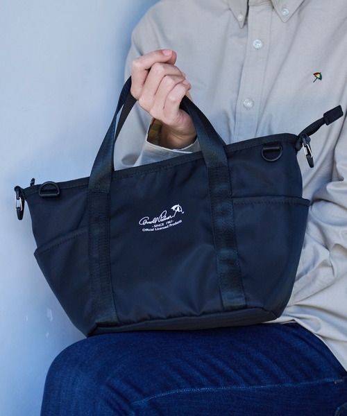 Arnold Palmer（アーノルドパーマー）の「ナイロン ツイル 10ポケット シェア トート（トートバッグ・レディース・ブラック/ベージュ/ネイビー・F）」の2枚目の写真