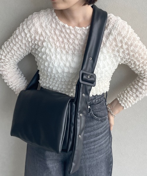 LOWRYS FARM(ローリーズファーム)の「ナカワタフラップショルダーBAG 974765(ショルダーバッグ・レディース・ホワイト/ブラック/パープル・FREE)」の3枚目の写真