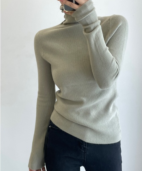 aimoha（アイモハ）の「シンプルタートルネックニット（ニット/セーター・レディース・チョコ/ダークグレー/レッド/グレー/キャメル/グリーン/ホワイト/ベージュ/ブラック/ネイビー/オフホワイト・FREE）」の8枚目の写真