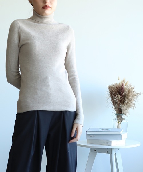 aimoha（アイモハ）の「シンプルタートルネックニット（ニット/セーター・レディース・チョコ/ダークグレー/レッド/グレー/キャメル/グリーン/ホワイト/ベージュ/ブラック/ネイビー/オフホワイト・FREE）」の10枚目の写真
