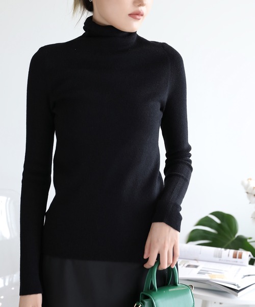 aimoha（アイモハ）の「シンプルタートルネックニット（ニット/セーター・レディース・チョコ/ダークグレー/レッド/グレー/キャメル/グリーン/ホワイト/ベージュ/ブラック/ネイビー/オフホワイト・FREE）」の4枚目の写真