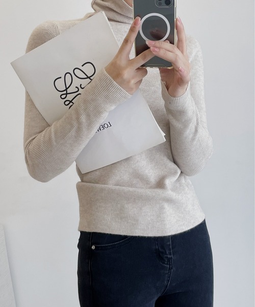 aimoha（アイモハ）の「シンプルタートルネックニット（ニット/セーター・レディース・チョコ/ダークグレー/レッド/グレー/キャメル/グリーン/ホワイト/ベージュ/ブラック/ネイビー/オフホワイト・FREE）」の13枚目の写真