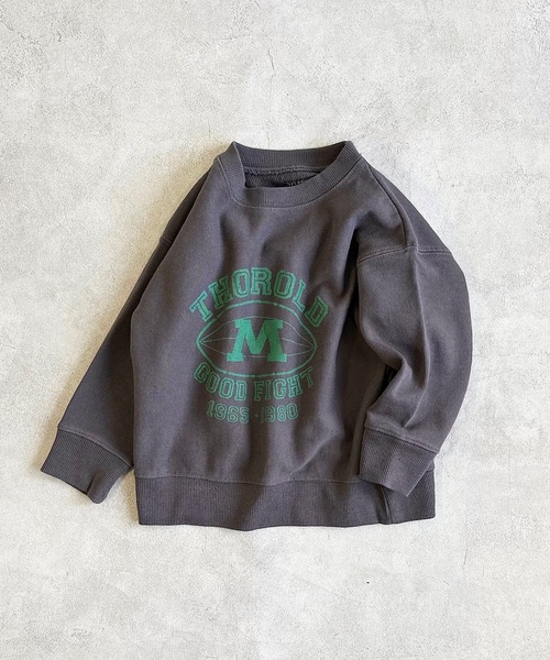 BIG FIELD（ビッグフィールド）の「カレッジプリントスウェット（80～150cm）（スウェット・キッズ・チャコール/オフホワイト/レッド・140/90/130/150/80/95/110/120/100）」の3枚目の写真