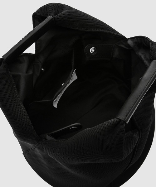 MM6 Maison Margiela(エムエムシックス メゾン マルジェラ)の「LAYERED JAPANESE BUCKET(ハンドバッグ・レディース・ブラック/ライトグリーン・FREE)」の5枚目の写真