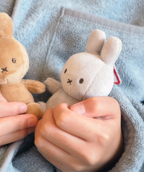 Dick Bruna(ディックブルーナ)の「BON TON TOYS 10cm Lucky Miffy Gift(インテリア雑貨・レディース・ベージュ/グレー/クリーム/コーラル/ライラック/アイボリー系・FREE)」の1枚目の写真