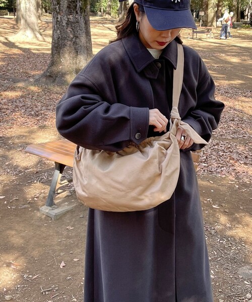 fredy emue(フレディエミュ)の「ハーフムーン結びショルダーバッグ(ショルダーバッグ・レディース・ミント/ブラック/ベージュ・FREE)」の3枚目の写真