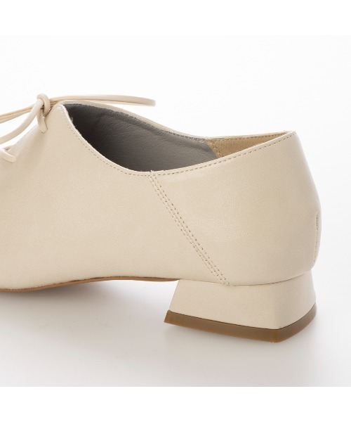 EVOL（イーボル）の「一部WEB限定カラー【EVOL】ソフトポインテッドレースアップパンプス IW5346（パンプス・レディース・シルバー/ゴールド/アイボリー/ブラック・22.5cm/24.0cm/22.0cm/23.5cm/24.5cm/23.0cm）」の21枚目の写真