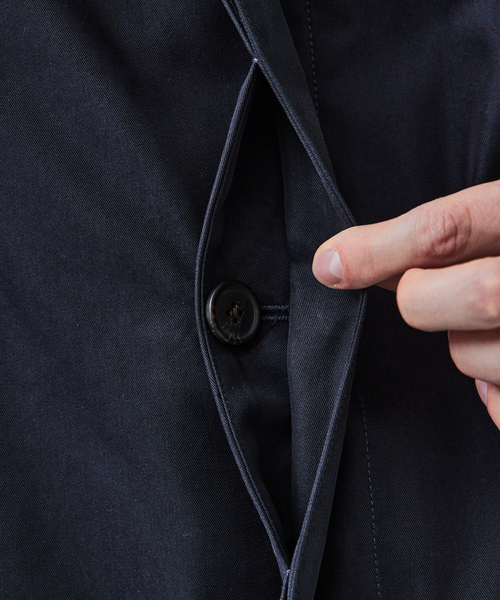 ABAHOUSE（アバハウス）の「【玉虫ツイル】ステンカラーコート / スプリングコート（ステンカラーコート・メンズ・ベージュ/ネイビー/カーキ・46/48）」の12枚目の写真