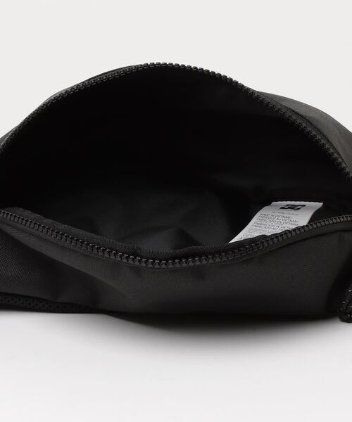 DC（ディーシー）の「DC SHOES 24 HALFDAY / ディーシー シューズ ハーフデイ（ボディバッグ/ウエストポーチ・メンズ・ブラック系その他・FREE）」の4枚目の写真