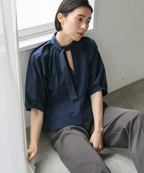 select MOCA(セレクトモカ)の「【セレモニー】ベルトカラーランタンスリーブブラウス(シャツ/ブラウス・レディース・ネイビー/ベージュ・FREE)」の8枚目の写真