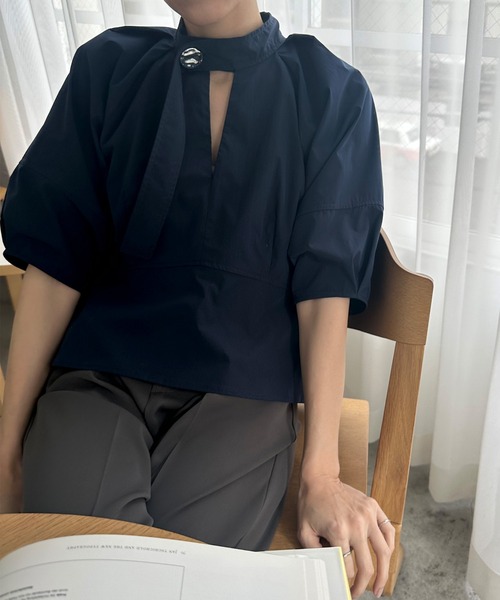 select MOCA(セレクトモカ)の「【セレモニー】ベルトカラーランタンスリーブブラウス(シャツ/ブラウス・レディース・ネイビー/ベージュ・FREE)」の10枚目の写真