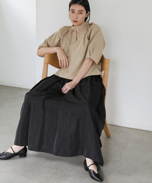 select MOCA(セレクトモカ)の「【セレモニー】ベルトカラーランタンスリーブブラウス(シャツ/ブラウス・レディース・ネイビー/ベージュ・FREE)」の17枚目の写真