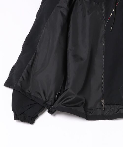 Arnold Palmer（アーノルドパーマー）の「パーマーチェック パイピングギャザー ジャケット（ナイロンジャケット・レディース・ブラック/アイボリー/ライトベージュ・S/M/L）」の4枚目の写真