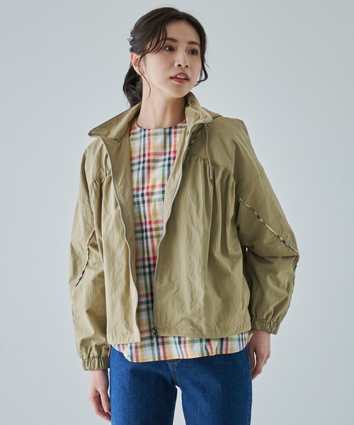 Arnold Palmer（アーノルドパーマー）の「パーマーチェック パイピングギャザー ジャケット（ナイロンジャケット・レディース・ブラック/アイボリー/ライトベージュ・S/M/L）」の20枚目の写真